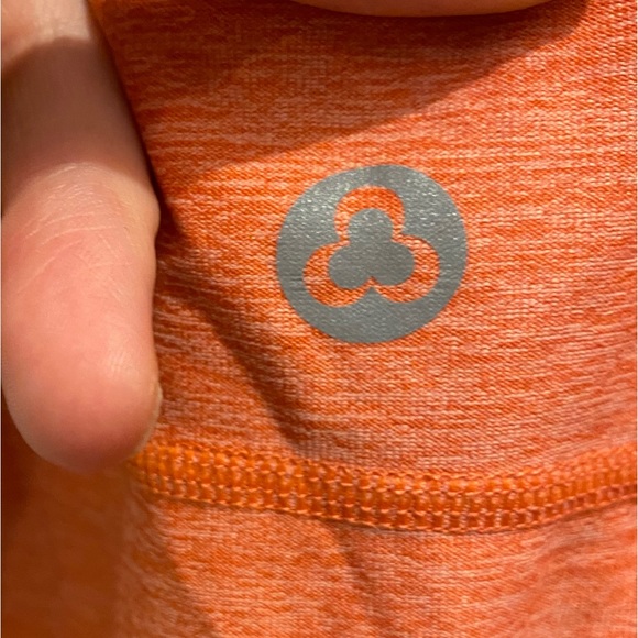 Coral workout tee by Titika with built in unlined bra support - Picture 4 of 5